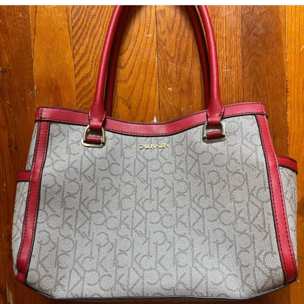 CALVIN KLEIN MERCY SIGNATURE PURSE NEVER USED